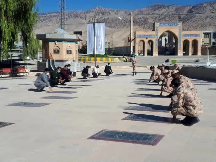غبار روبی وعطرافشانی مزار شهدای شهرستان آبدانان