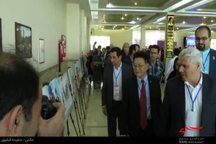 بازدید شرکت&zwnj;کنندگان در اجلاس جهانی راه ابریشم از نمایشگاه نگار ایرانی در همدان