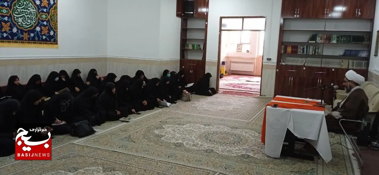 امام جمعه معزز شهرستان زابل گفت : نقش طلاب و روحانیت در جنگ تحمیلی بسیار مؤثر بود