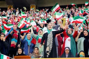 وزارت ورزش در قالب سیاست های کلی موافق حضور بانوان در ورزشگاه های کشور است