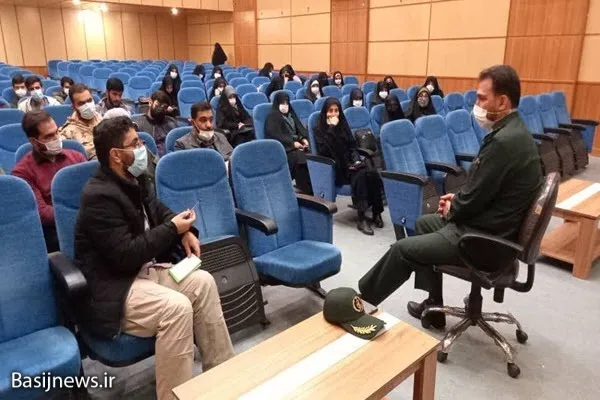 باید در مقابل هجمه‌های رسانه‌ای دشمن، همه جانبه حضور داشته باشیم