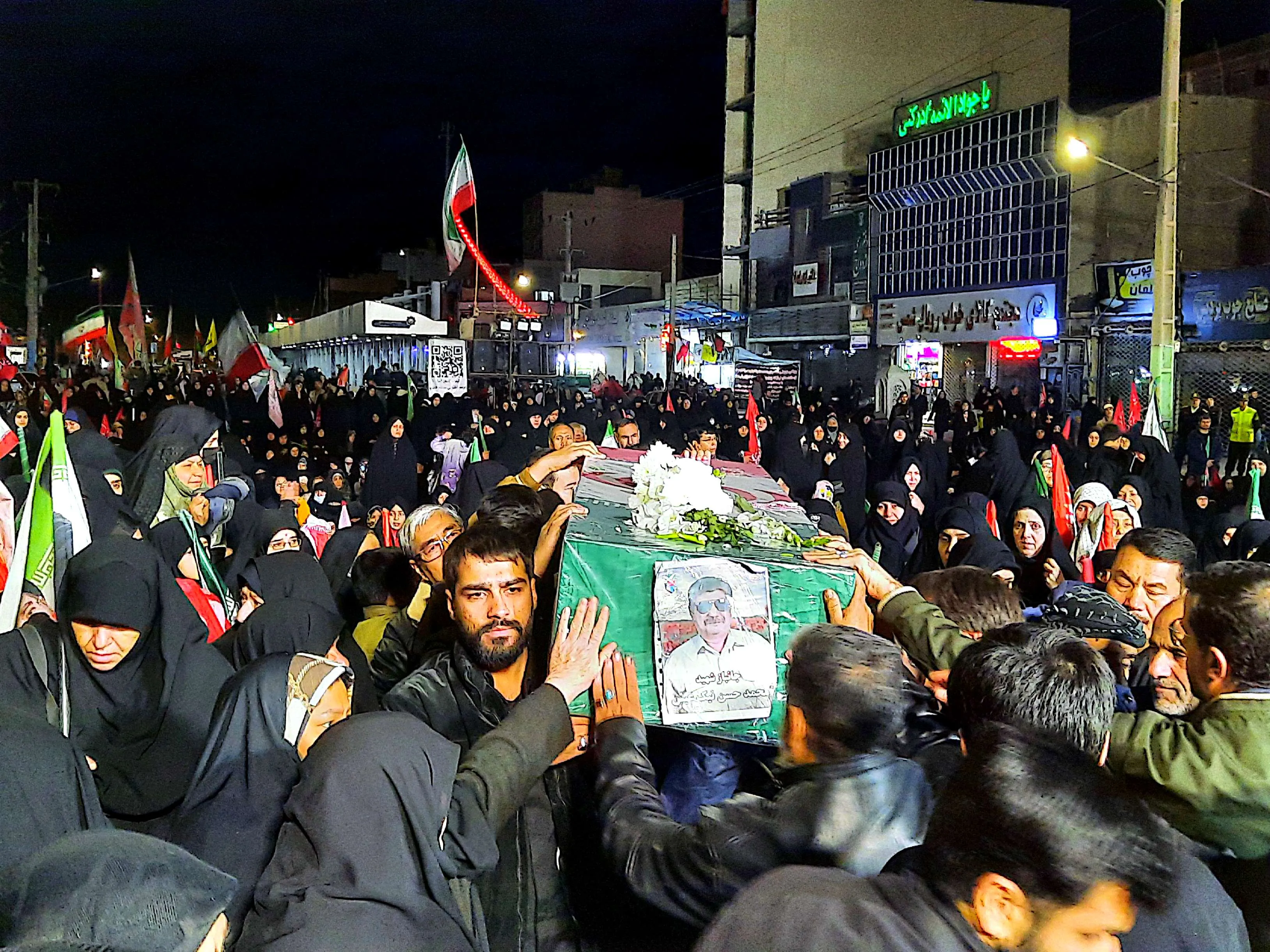 وداع با جانباز شهید محمدحسن نیک عیش در اجتماع محله طلاب مشهد 