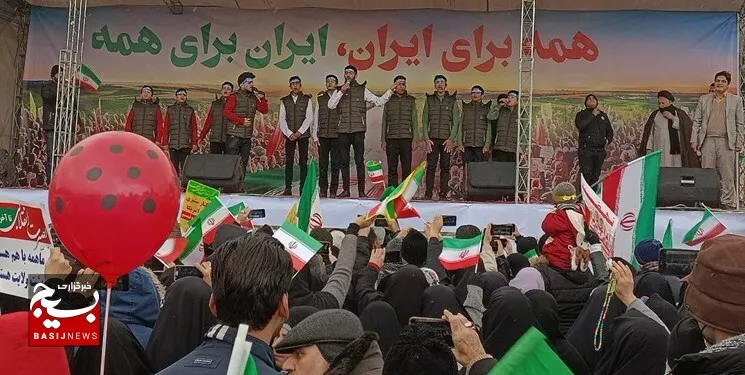 حضور پُرخروش مردم انقلابی مشهد در راهپیمایی ۲۲ بهمن/جلوه بصیرت دینی مشهدالرضا در جشن ۴۴ سالگی انقلاب اسلامی +(عکس و فیلم)