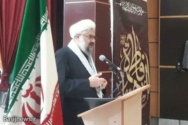 لازمه عاقبت بخیری حرکت در مسیر حق و ولایت است