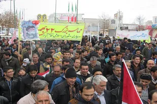 حضور گسترده مردم قروه درجزین در راهپیمایی 22 بهمن