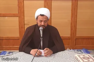 خدا از کسانی که اباحه&zwnj;گری و فساد را در جامعه ترویج می&zwnj;کنند نمی&zwnj;گذرد/آزادی به معنی فساد و فحشا نیست