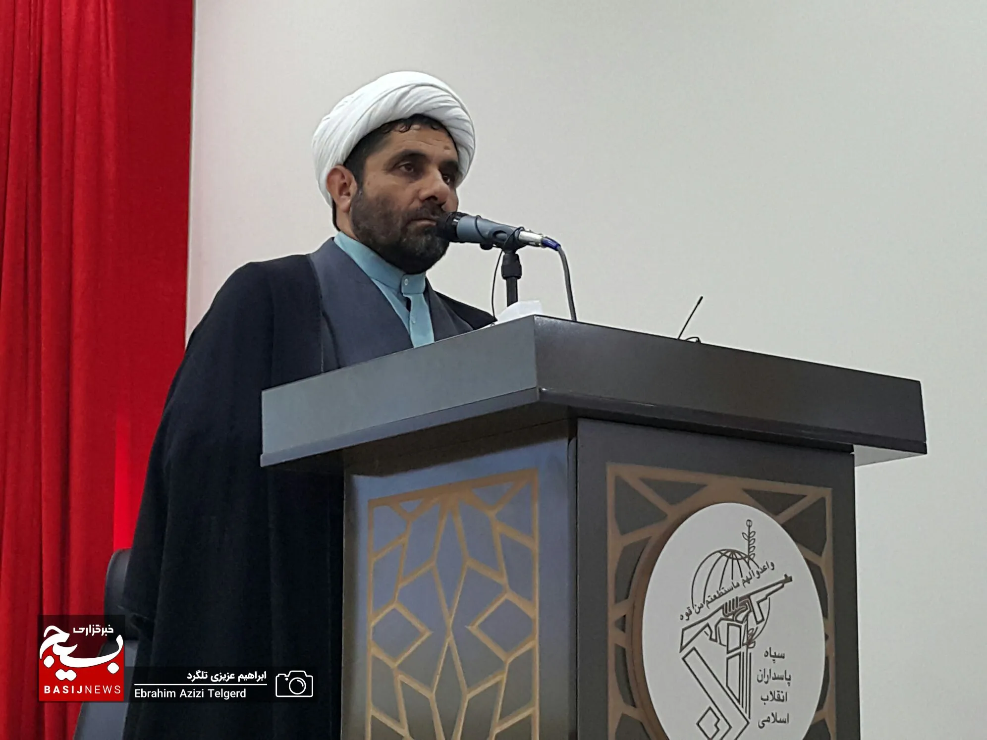 اصل مدیریت اسلامی بر پایه تعهد و تخصص کافی استوار است/ اگر مدیر تخصص لازم ندارند آن شغل را غصب کرده است
