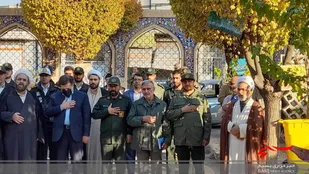 مزار مطهر شهداء اشتهارد همزمان با هفته بسیج گلباران شد+ تصاویر