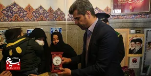 مدال&zwnj;های قهرمانی آسیا به خانواده شهید مظفری&zwnj;نیا اهدا شد