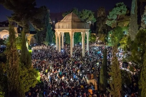 آرامگاه حافظ بیشترین آمار بازدیدکنندگان نوروزی را به خود اختصاص داد