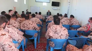 جلسه نشست سیاسی و ایمنی برای نیرو های وظیفه گردان ۱۱۰ امام حسین(علیه السلام)