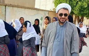 بازدید مسئول حوزه نمایندگی ولی فقیه در سپاه دیّر از بازارچه دانش&zwnj;آموزی