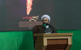 آتش نشانان با ازخود گذشتگی و جان فشانی جان مردم را نجات می دهند