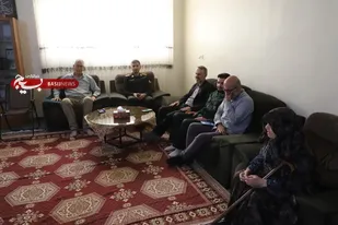 تجدید میثاق فرمانده ناحیه مقاومت بسیج امام حسین (ع) و مسئولان گرمدره با خانواده شهیدان کشاورز و طالبی/خانواده شهدا ارزشمندترین سرمایه معنوی جامعه