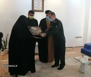 دیدار فرمانده سپاه کربلا با خانواده شهیدعسگری