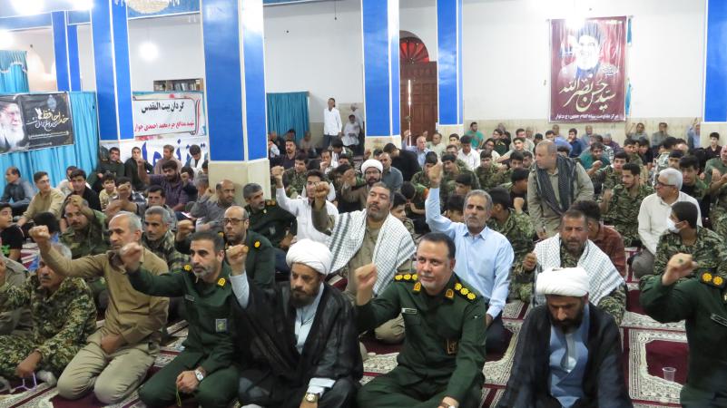 حضور پرشور بسیجیان بخش دلوار در نماز جمعه به مناسبت هفته دفاع مقدس