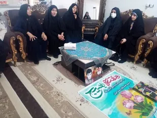 دیدارجمعی از بسیجیان پایگاه مقاومت رزمندگان حوزه حضرت فاطمه(س) با خانواده شهید جعفر محمدی