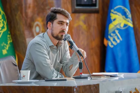  سرمایه اصلی انقلاب اسلامی، انسان انقلاب اسلامی است.