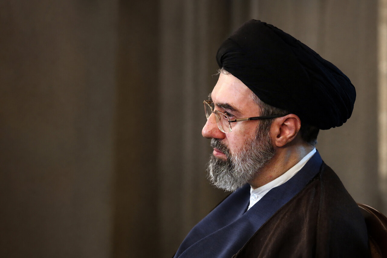 رهبر معظم انقلاب اسلامی: آیت‌الله‌العظمی شبیری زنجانی عالمی محقق و ژرف‌نگر بود