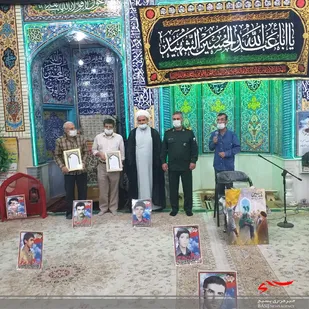 تجلیل فرمانده سپاه خمینی شهر از دو نویسنده دفاع مقدس