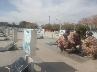 حضوررزمندگان گردان ۱۱۷امام حسین علیه السلام درگلزارشهدا به مناسبت روز گرامیداشت شهدا