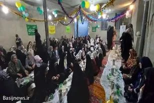 برگزاری ضيافت رمضان با حضور بسیجیان در پایگاه شهیده سمیه همدان