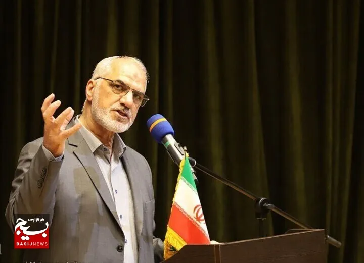 رونق محافل قرآنی، راهکار مناسبی برای مقابله با هجمه فرهنگی بیگانگان