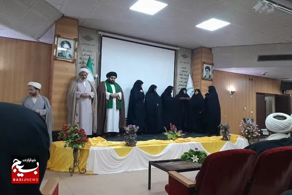 تقدیر از ۳ بانوی بهاری در اختتامیه جشنواره مهرواره بانور استان همدان