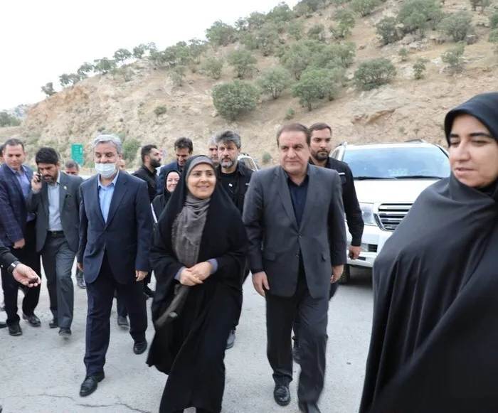 وزیر راه و شهرسازی از پروژه باند دوم تونل آزادی ایلام بازدید کرد