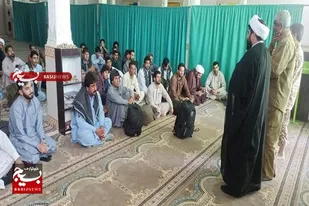 برای پیروزی باید گوش به فرمان ولی باشیم