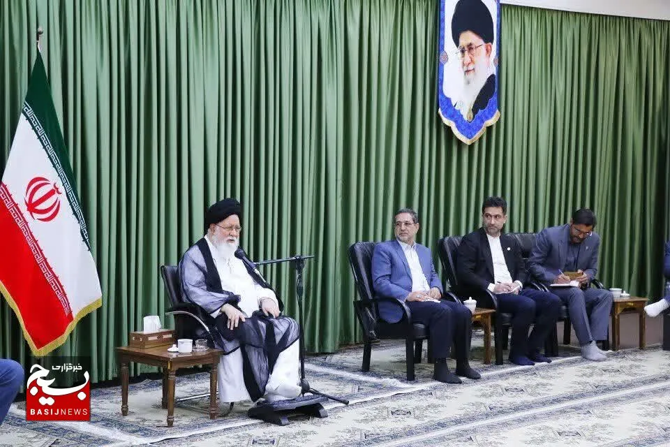 بسیج اساتید، پاسدارِ روحیه دینداری در دانشگاه باشد/شهید چمران، الگوی همه اساتید و نخبگان دانشگاهی است