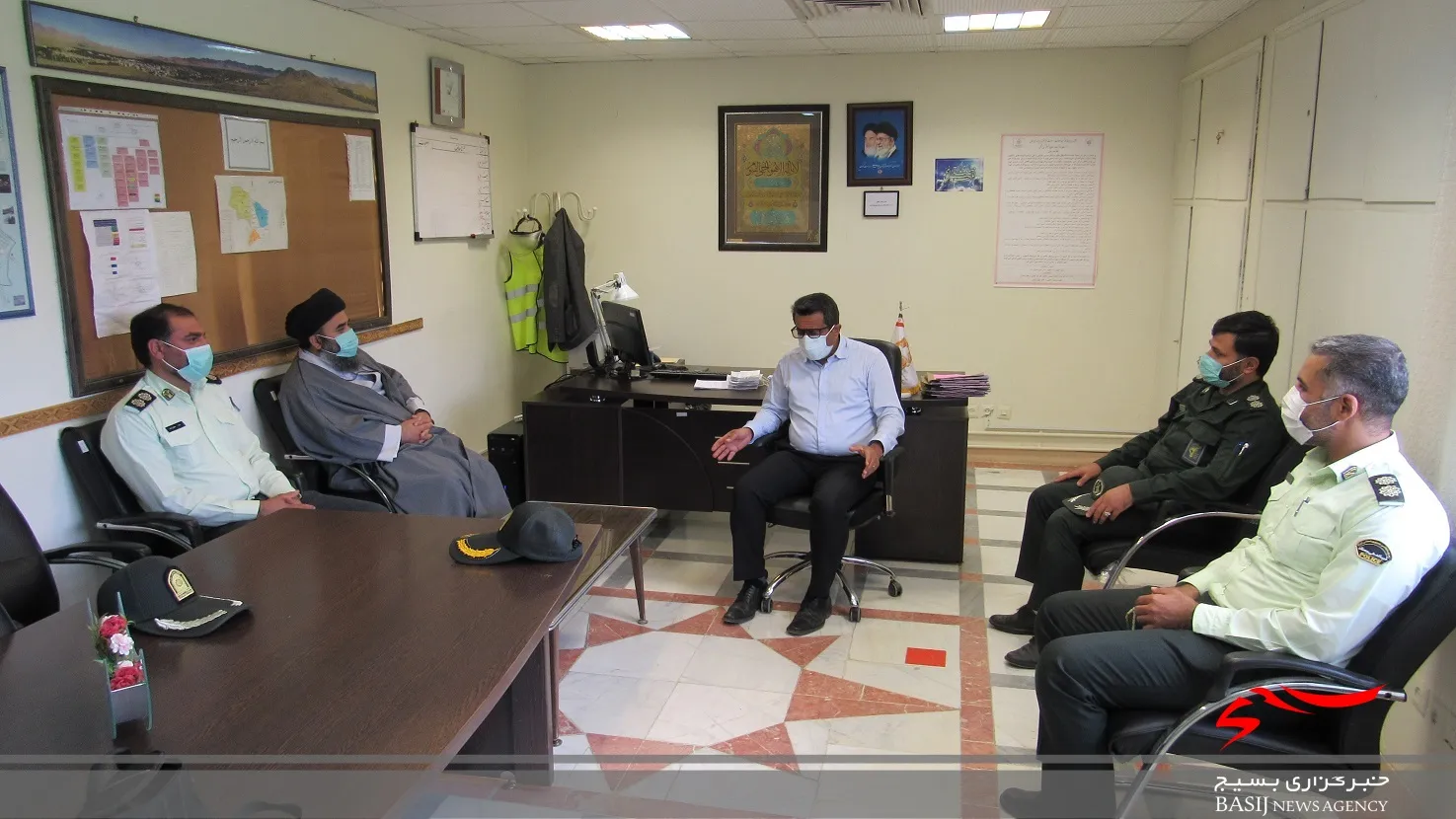 دیدار جمعی از کارکنان نیروهای مسلح شهرستان تفرش با مدیر شبکه بهداشت شهرستان