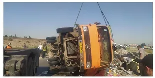واژگونی بنز خاور علت ترافیک سنگین امروز در کمربندی دوم تهران بود