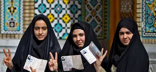دانش آموزانی که بزرگ&zwnj;تر از شناسنامه هایشان در جبهه بیداری ایستاده اند