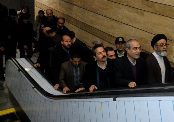 پله‌برقی‌های ایستگاه میدان ساعت راه‌اندازی شد