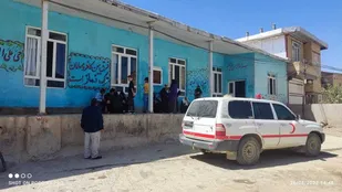 میز خدمت پزشکی تیپ ۴۸ فتح در روستای آلوتان / سردار حکمتیان در جمع نمازگزاران اهل تسنن