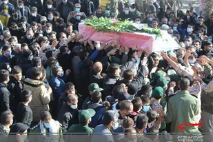 تشییع باشکوه پیکر مطهر شهید مدافع وطن در شهرستان فراهان/ پیکر شهید &laquo;ابراهیم تبرته فراهانی&raquo; در آرامگاه ابدی &zwnj;آرام &zwnj;گرفت&zwnj;