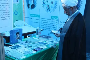 بازدید مسئول نمایندگی ولی فقیه در سپاه ناحیه گرگان از نمایشگاه  همه واقف باشیم
