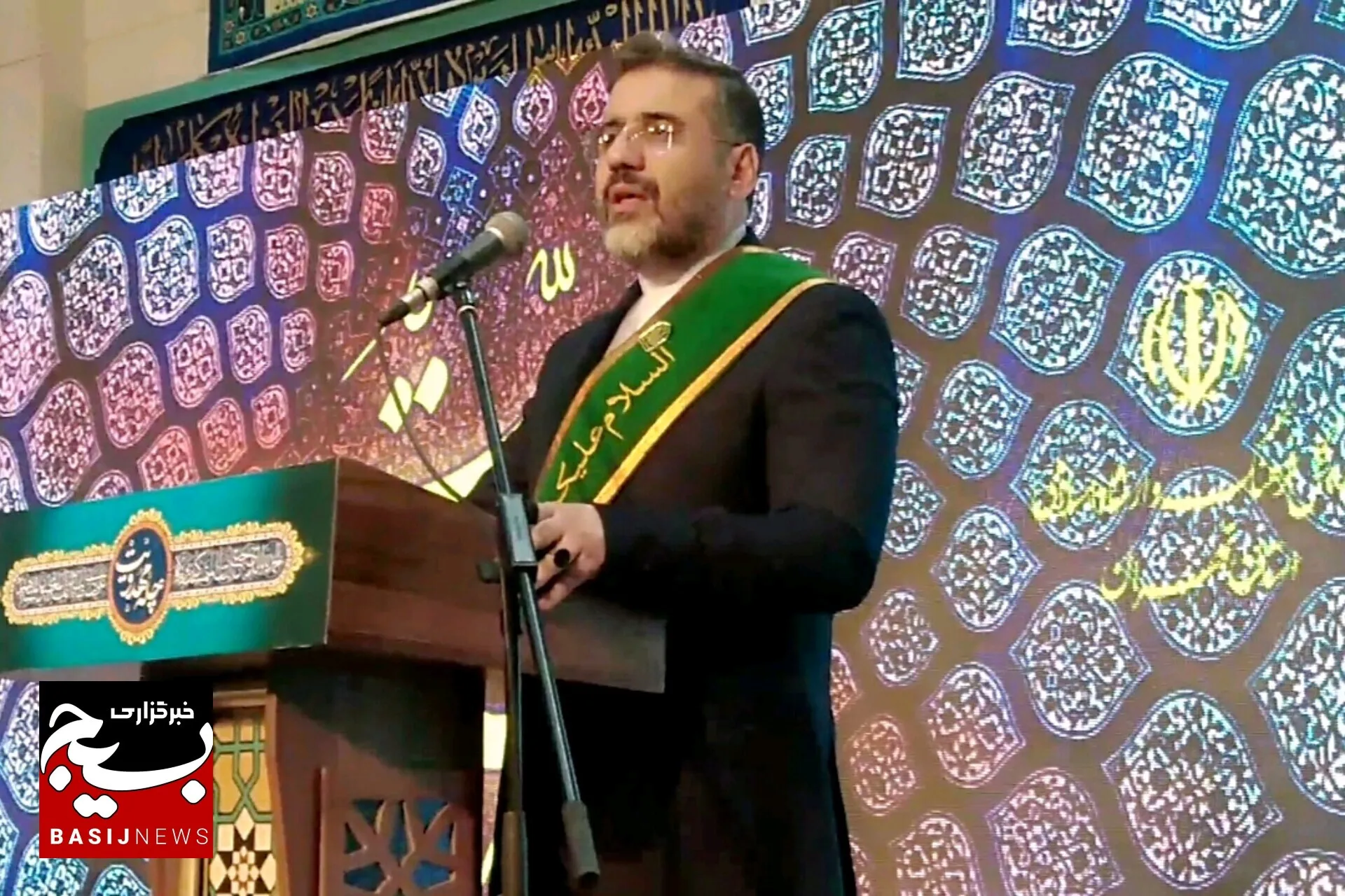 منتظران خودشان باید مصلح باشند تا زمینه دولت کریمه و جهانی فراهم شود.