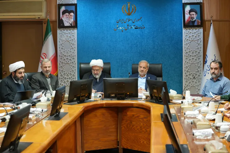 نشست مشترک رئیس و مسئولان سازمان بسیج مستضعفین با وزیر و جمعی از معاونان وزارت آموزش و پرورش