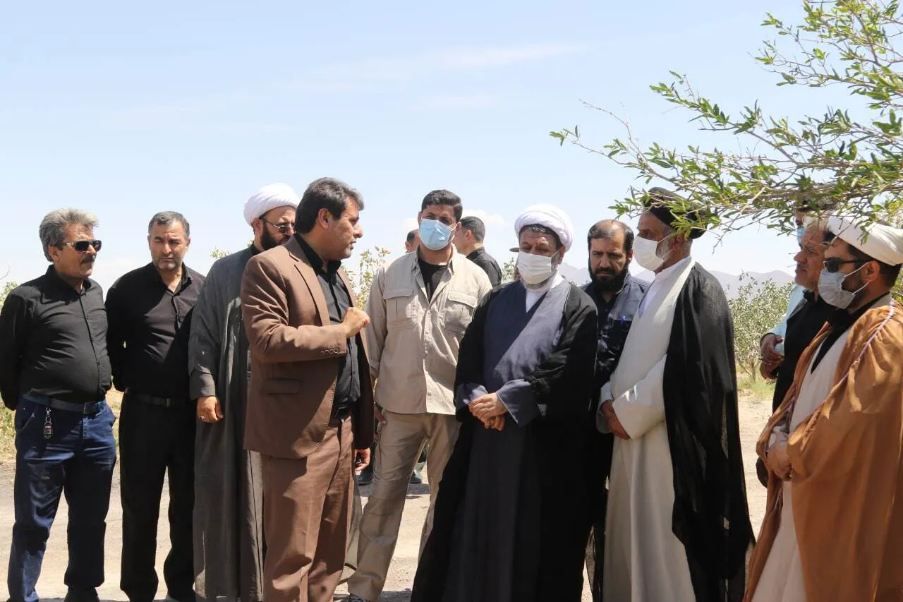 ازمناطق آسیب دیده از سیل شهرستان زرند بازدید نمود