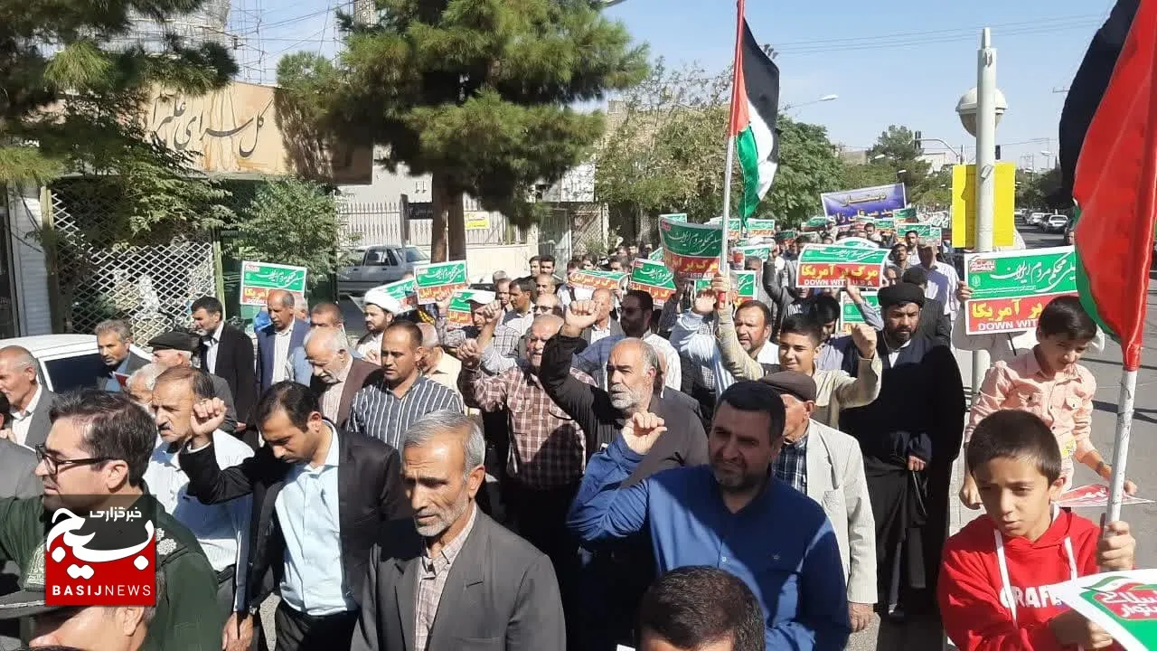  راهپیمایی مردم مه ولات در حمایت از مردم بی‌دفاع غزه و فلسطین+عکس و فیلم