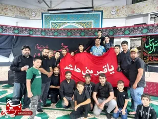 همت نوجوانان مسجد جامع الهادی (ع) مشهد در برپایی عزای محرم / از هیئت و مداحی تا خدمت به عزاداران