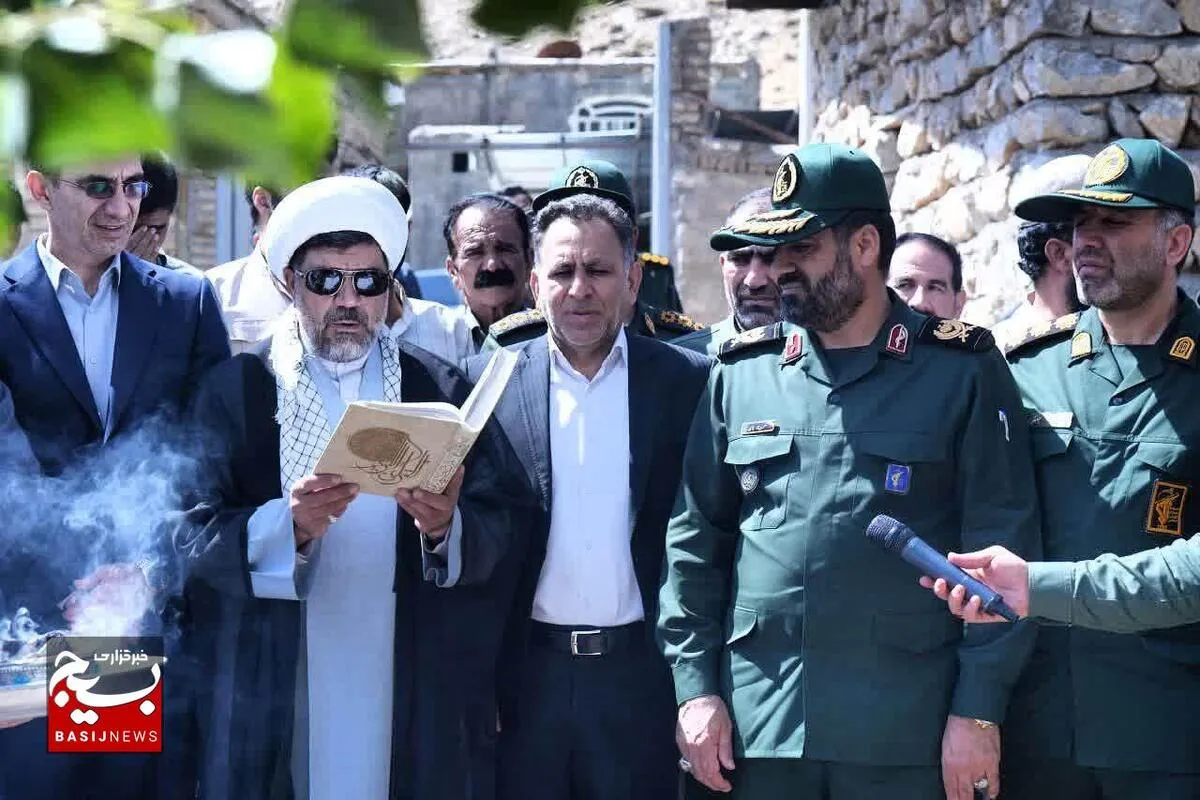 طنین زنگ ایثار در مدرسه شهید فلاح همزمان با برگزاری یادواره این شهید نونهال+عکس