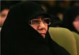 مدعی العموم بر اساس مستندات با پرداخت حق آرایش پرستاران مقابله کند