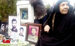 ادای احترام رزمندگان خراسانی به مقام فرمانده شهیدشان