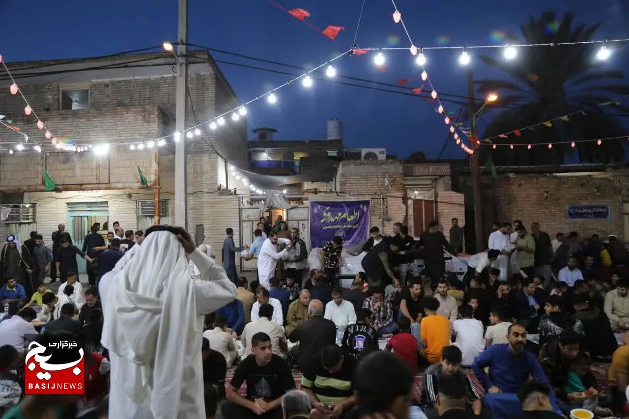 گسترده شدن سفره افطاری ۲۰۰ متری در اهواز
