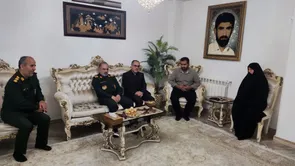 وحدت سبزپوشان سپاه و فراجا در امتداد راه شهدا / تجلیل سردار موحد از خانواده شهید «حبیب الله اکبرزاده»