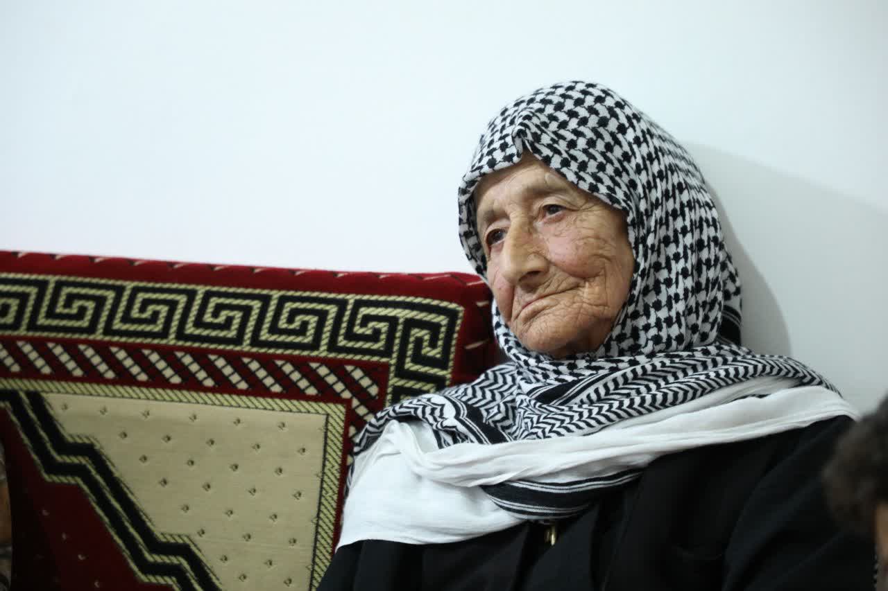 پسرم سن کمی داشت، اما کتاب‌هایش را جمع کرد و عازم جبهه شد
