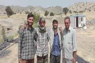 تداوم کمک&zwnj;های مومنانه از شیراز تا چمشهران/ وقتی دفاع مقدس به اردوی جهادی گره می&zwnj;خورد